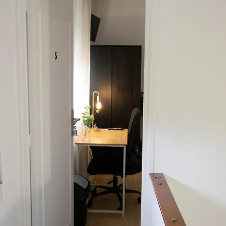 5 Confort Avec Cuisine, Salle De Bain Partage *