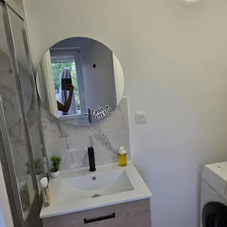 5 Confort Avec Cuisine, Salle De Bain Partage